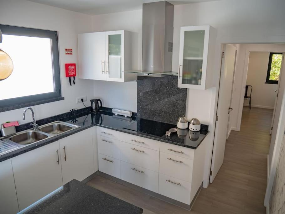 A Casa Do Gois - Villa In Porto Santo Room photo